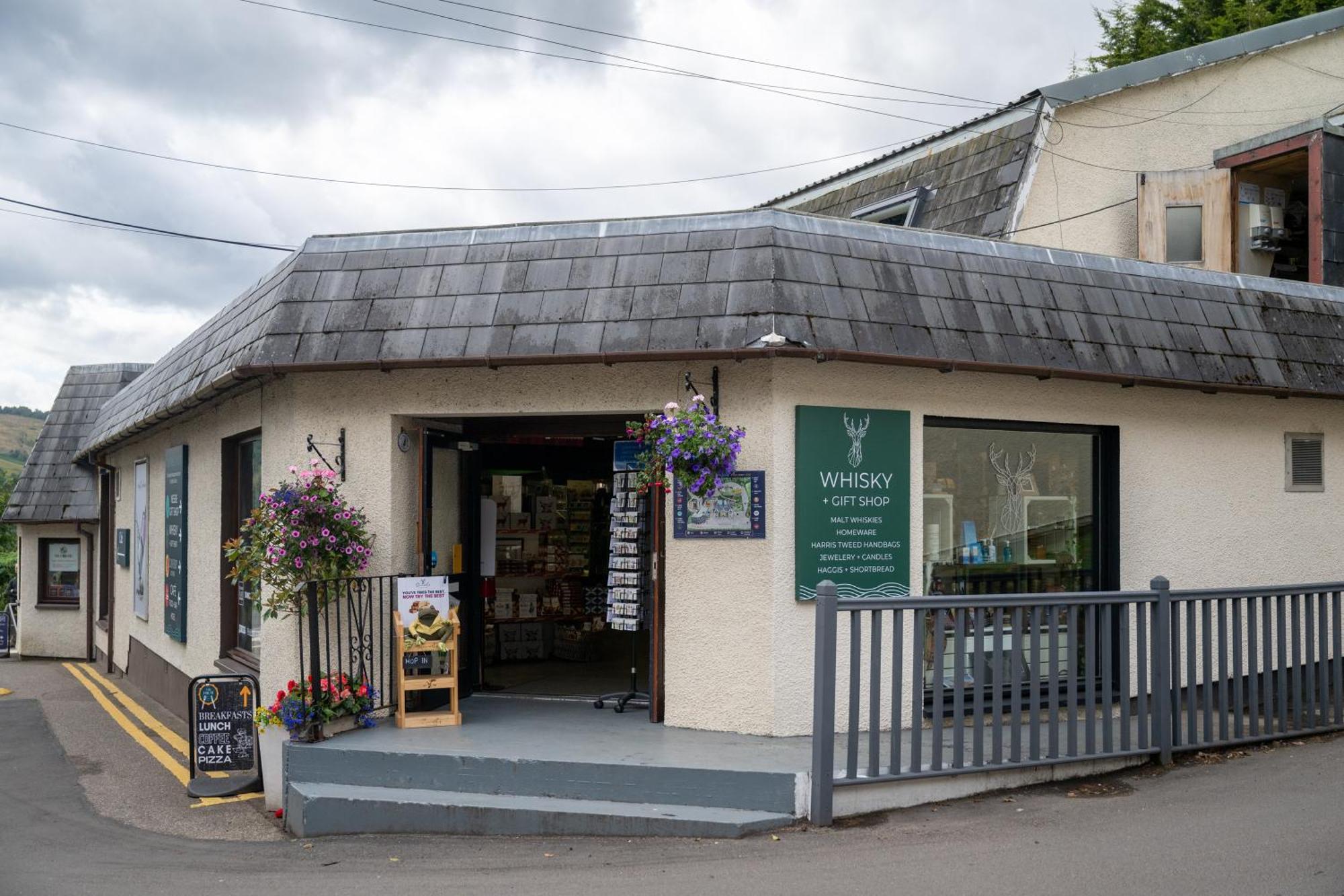 Loch Ness Drumnadrochit Hotel Exterior photo